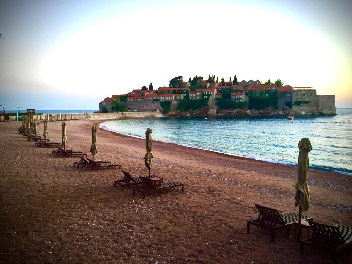 Sound Of The Sea Apartment Sveti Stefan Eksteriør billede