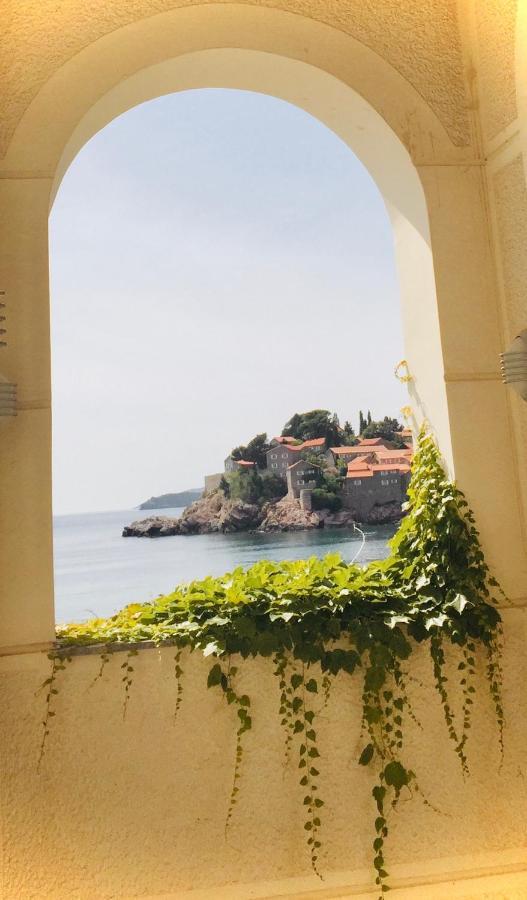 Sound Of The Sea Apartment Sveti Stefan Eksteriør billede